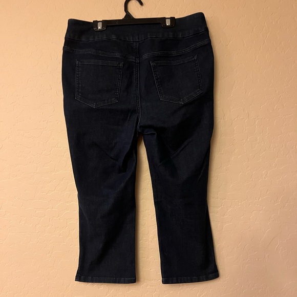 Chico’s Perfect Stretch Soft Jegging Capri Jeans - Picture 10 of 14